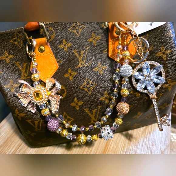 2pc Sparkling Bow and Key Handbag Charms Set - Picture 2 of 2